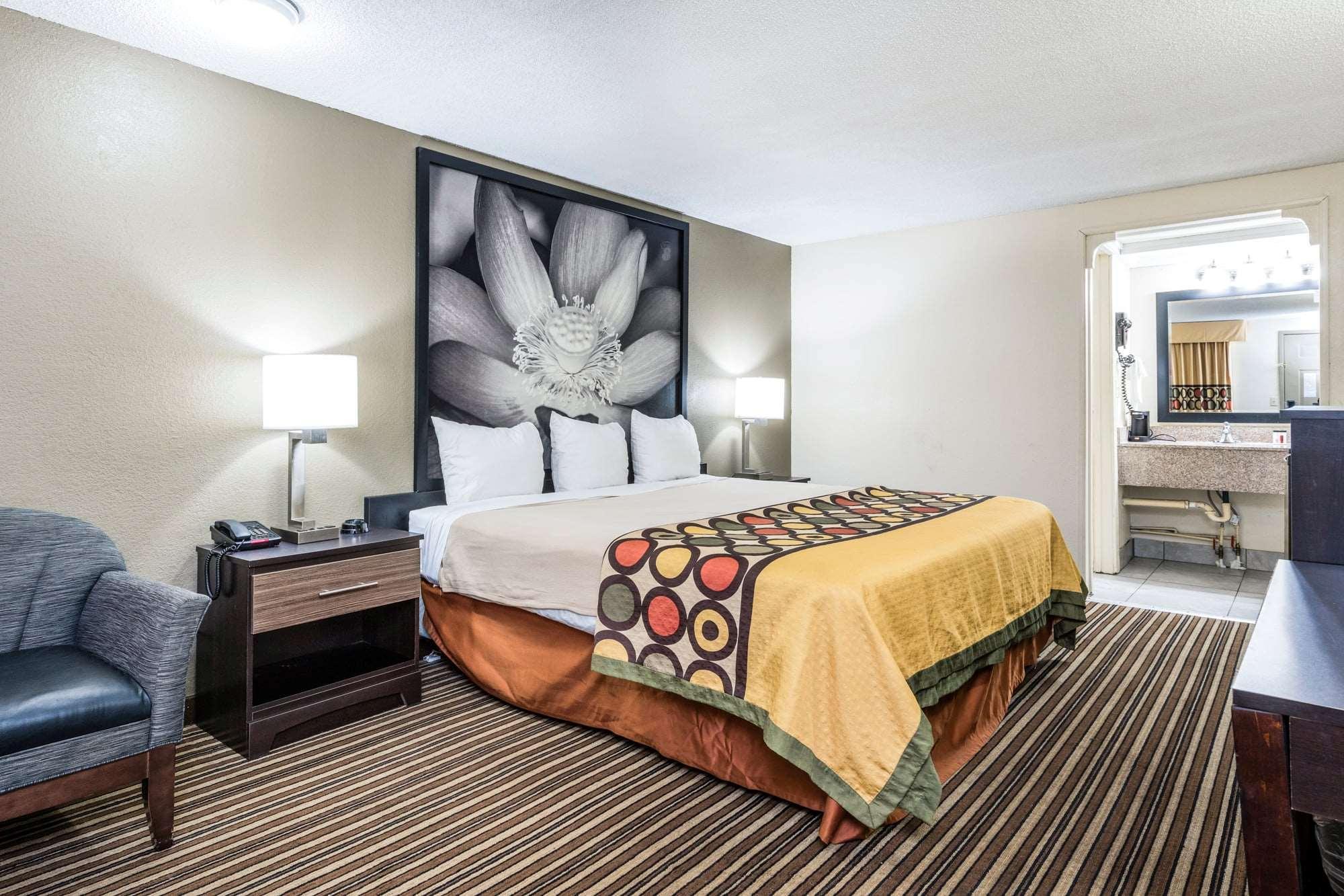 Hotel Super 8 By Wyndham Monroe
